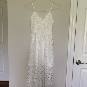 ASTR THE LABEL Lace Midi Dress